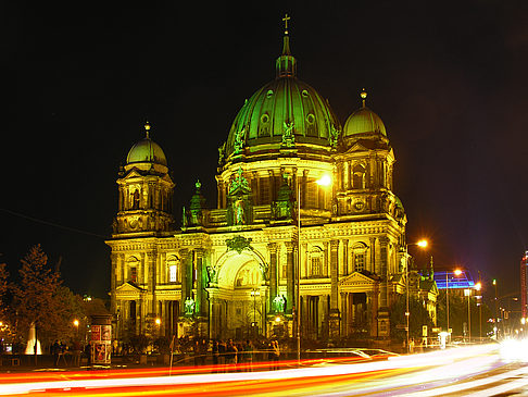 Berliner Dom bei Nacht