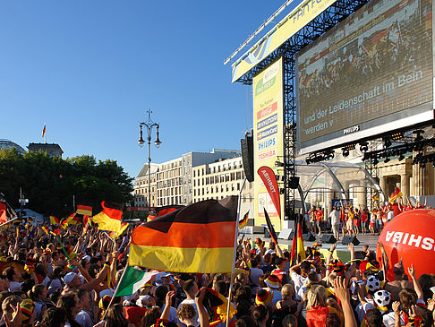 Foto Bühne auf dem Fanfest